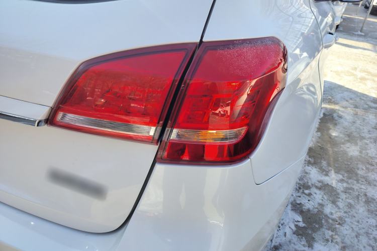 Used Haval H2 2018 Chuanxiang Edition Red Badge 1.5T Dual-Clutch Two-Wheel Drive Fashionable Model