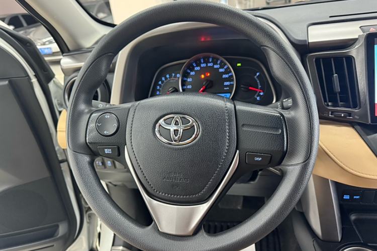 Used Toyota RAV4 2016 2.0L CVT Two-Wheel Drive Urban Edition China V Standard