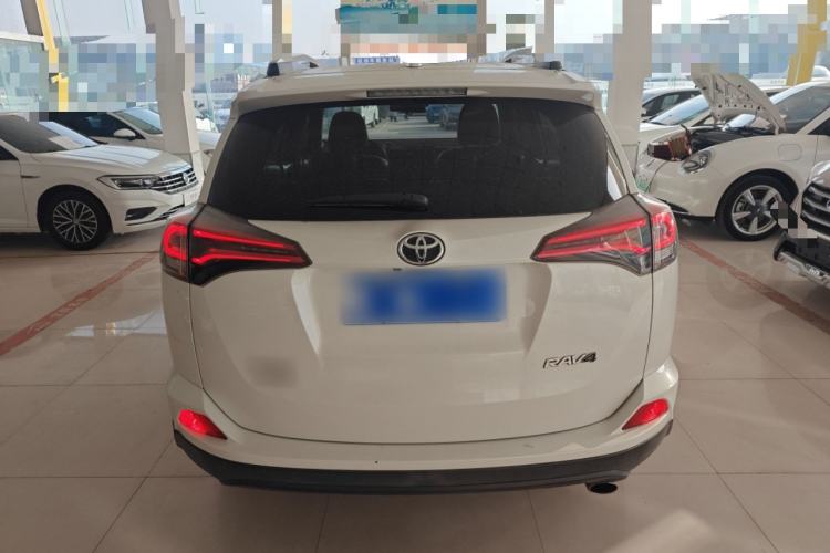 Used Toyota RAV4 2018 2.0L CVT Two-Wheel Drive Fashion X Edition
