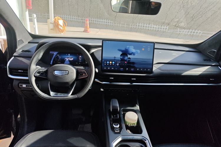 Used Geely Auto Haoyue L 2025 2.0T DCT Luxury Edition
