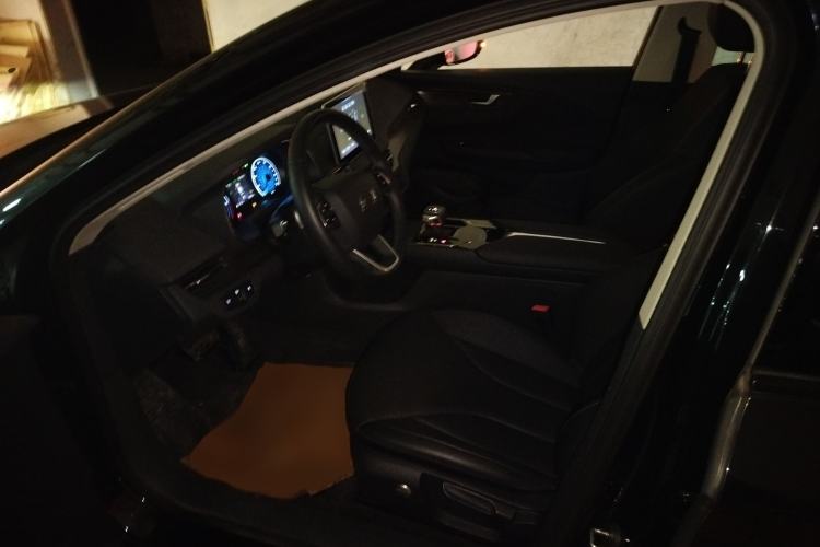 Used Hongqi E-QM5 2022 431 km Charge & Enjoy Edition