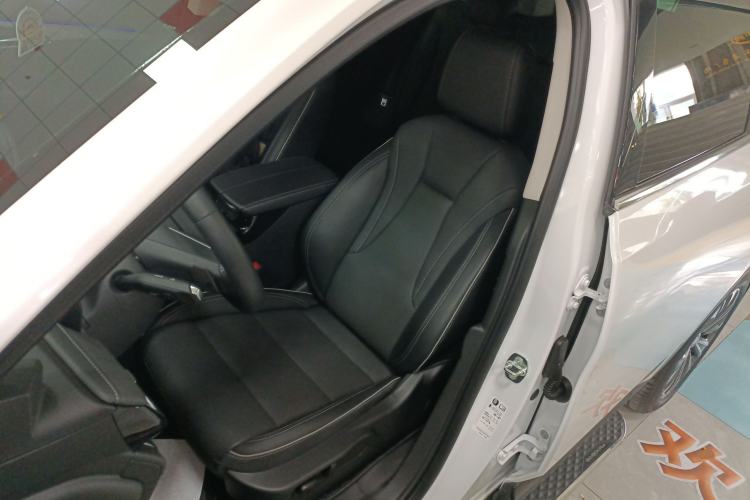 Used Buick Envision 2025 Encore Plus 28T Two-Wheel-Drive Platinum Edition