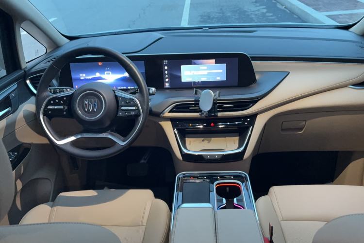 Used Buick GL8 New Energy 2025 Lu Shang Luxury Edition 7-Seater
