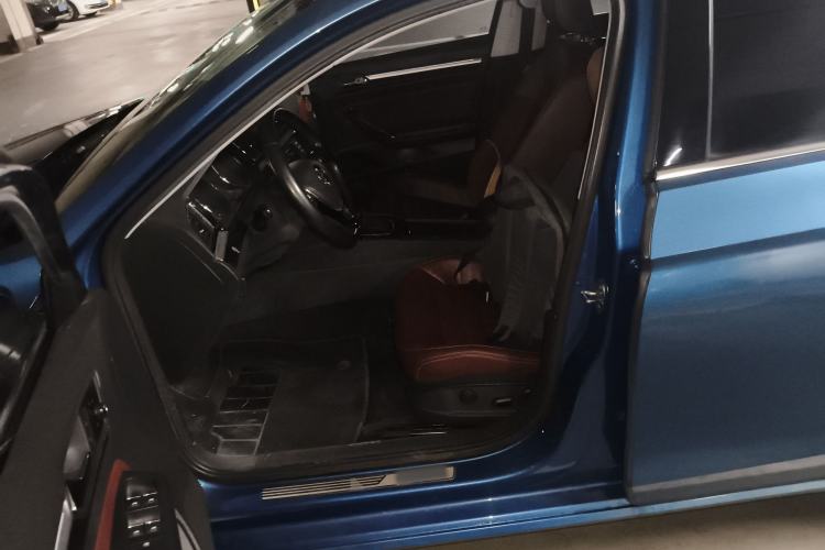 Used Volkswagen Lamando 2015 330TSI DSG Luxury Edition
