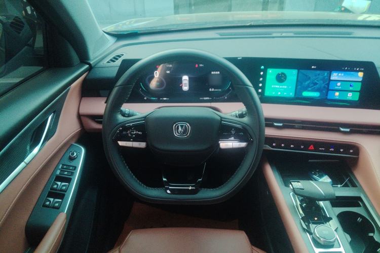 Used Changan CS75 PLUS 2024 3rd Generation Champion Edition 1.5T Intelligent Drive Dynamic Model
