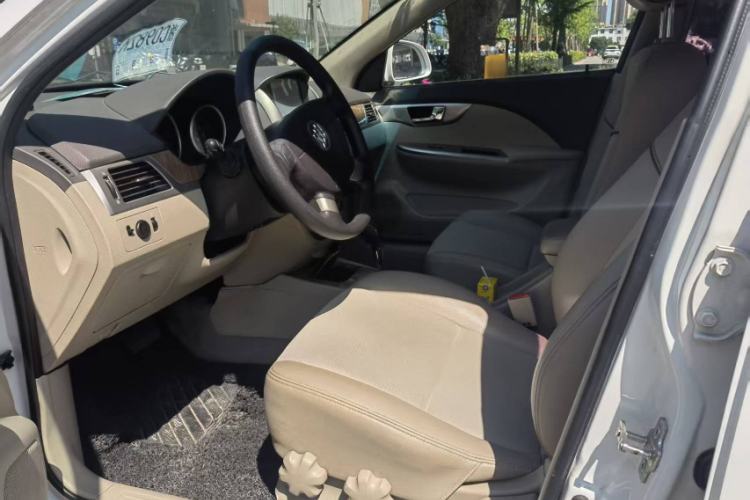 Used Buick Excelle 2015 1.5L Automatic Classic Model
