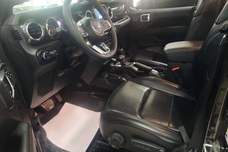 Used  Wrangler 2022 2.0T High Altitude Four-Door Edition
