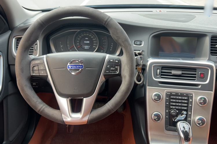 Used Volvo S60 2015 S60L 2.0T Zhiyuan Edition