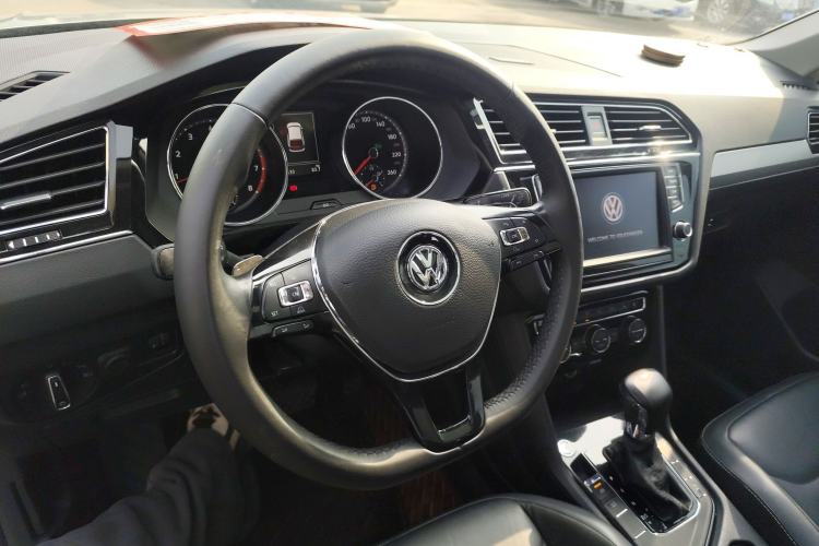 Used Volkswagen Tiguan L 2018 330TSI Automatic Two-Wheel Drive Luxury Edition