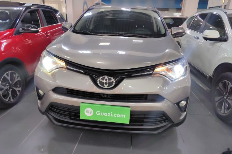 Used Toyota RAV4 2016 2.0L CVT Two-Wheel Drive Fashion Edition China V Standard