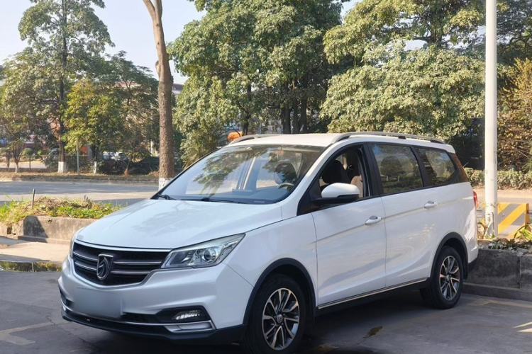 Used Baojun 730 2019 1.5L Manual Fashion Model 7-seater National V