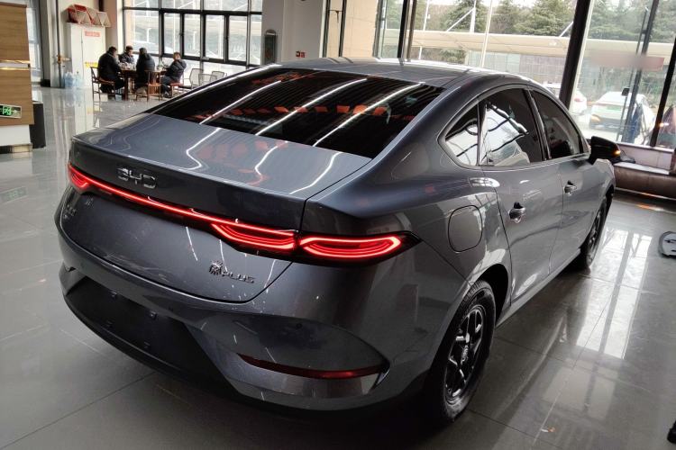 Used BYD Qin PLUS 2025 DM-i Smart Drive 55KM Leading Model
