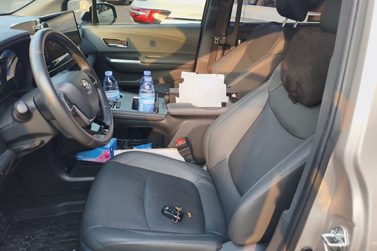 Used Toyota Sienna 2021 2.5L Hybrid Ultimate Edition
