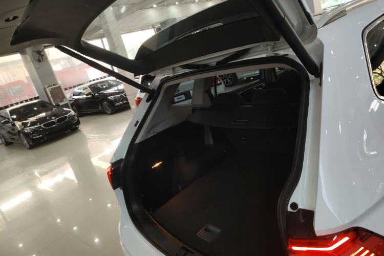 Used Volkswagen Tiguan L 2023 330TSI Automatic Two-Wheel Drive R-Line Enjoyment Edition
