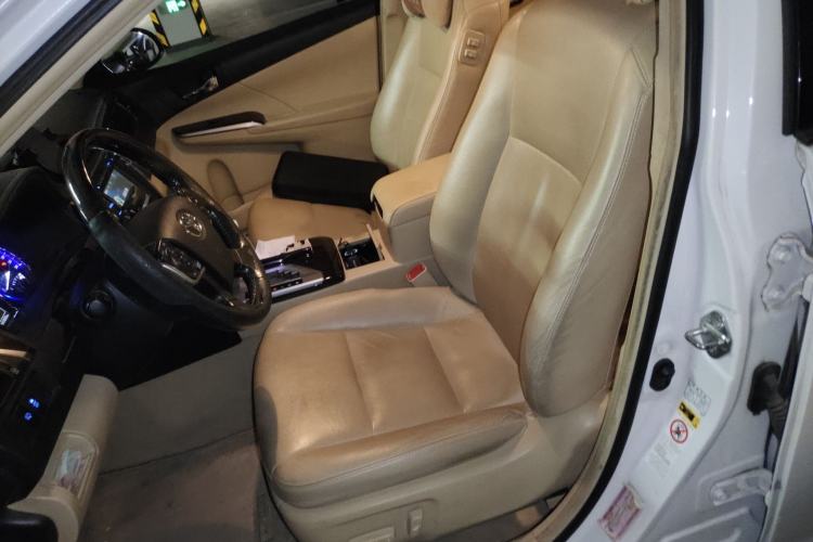 Used Toyota Camry 2015 Dual-Engine 2.5 HG Luxury Navigation Edition
