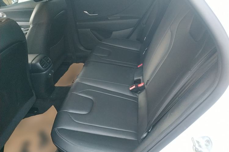 Used Hyundai Elantra 2023 1.5L CVT LUX Prestige Edition
