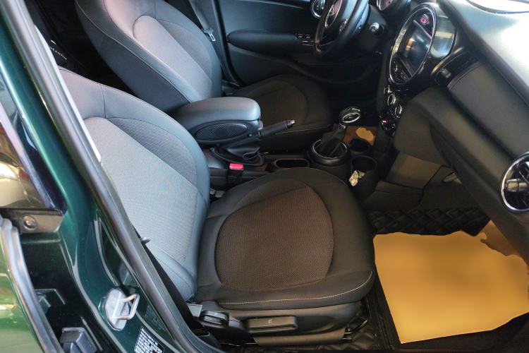 Used  MINI 2016 1.2T ONE Pioneer Edition Five-Door Version
