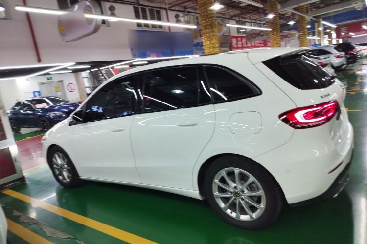 Used Mercedes-Benz B-Class 2022 Updated B 200 Fashion Edition
