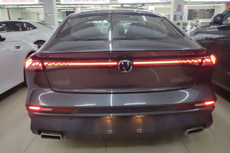 Used Changan UNI-V 2024 1.5T Prestige Edition
