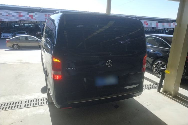 Used Mercedes-Benz Vito 2018 2.0T Elite Version 7 Seats China VI Emission Standard
