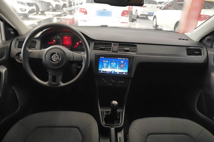 Used Volkswagen Santana 2015 1.6L Manual Fashion Edition
