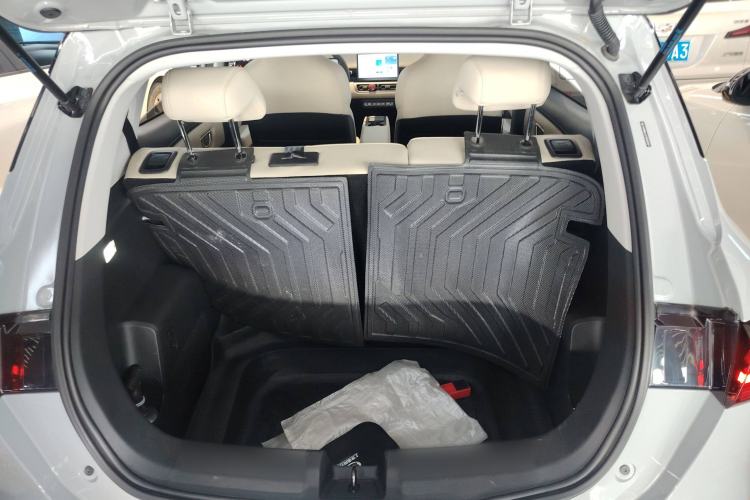 Used Wuling Bingo PLUS 2024 330 km Range Five-Seater Version
