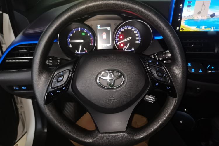 Used Toyota IZOA 2020 2.0L Enjoy Edition
