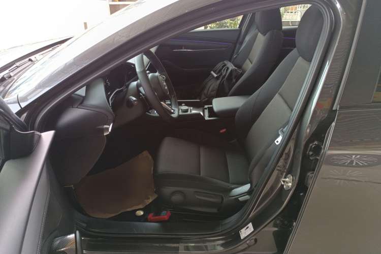 Used Mazda Mazda 3 Axela 2022 2.0L Automatic ZhiXuan Edition
