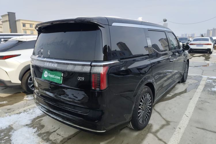 Used Zeekr 009 2024 7-Seater Walk-Through Version Four-Wheel Drive 108 kWh