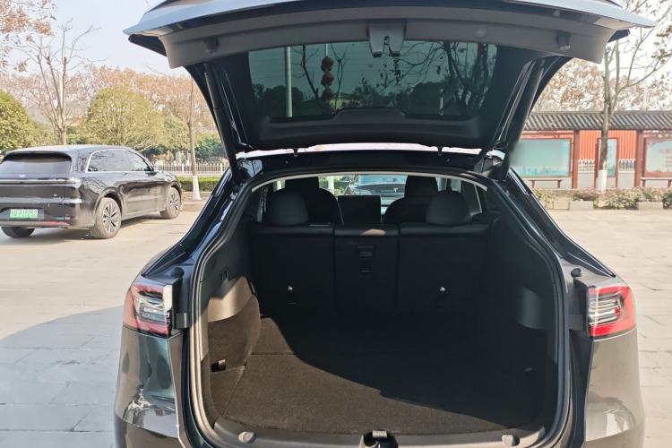 Used Tesla Model Y 2024 Long-Range All-Wheel-Drive Version
