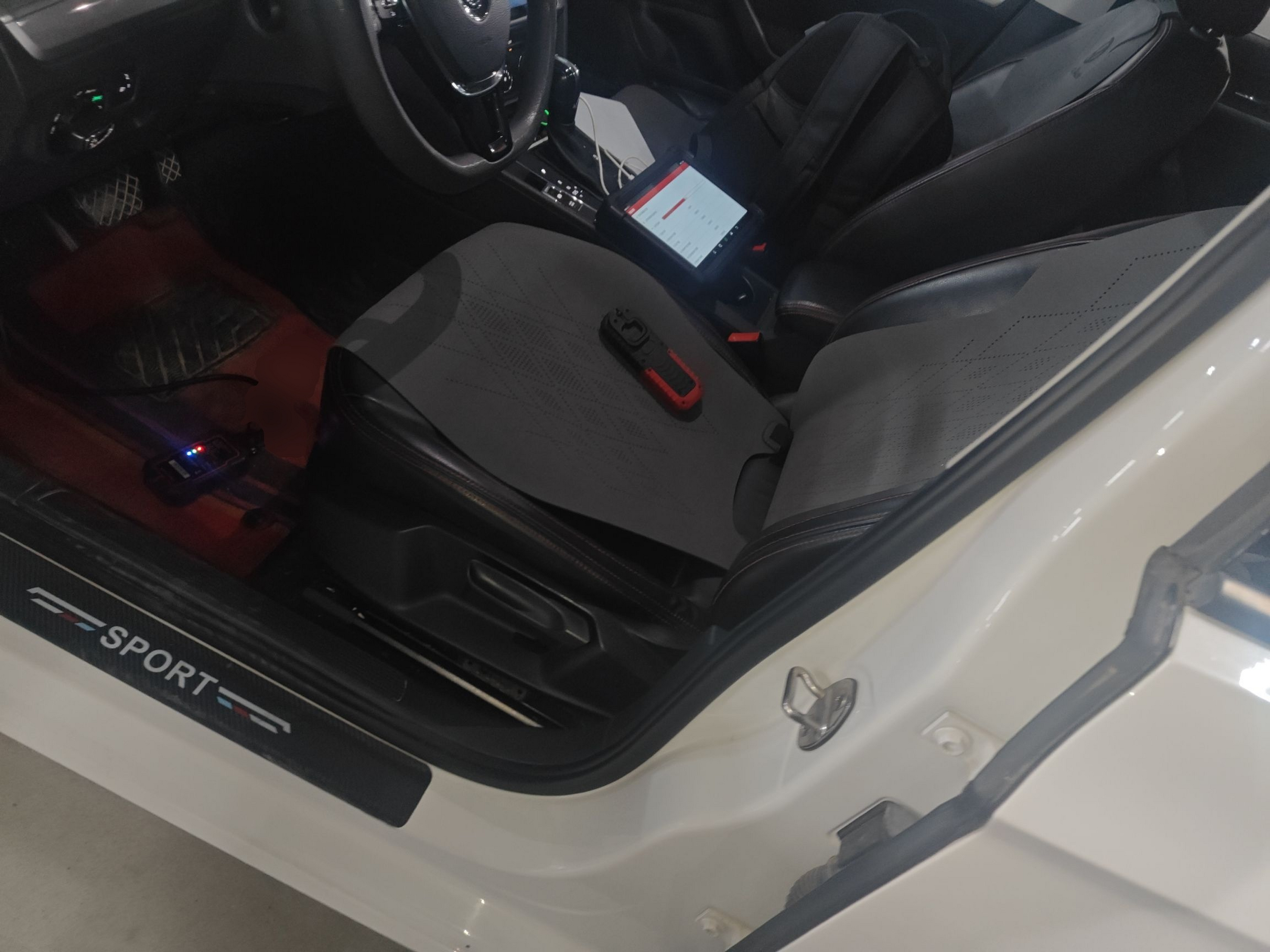 Переднее сиденье в автомобиле