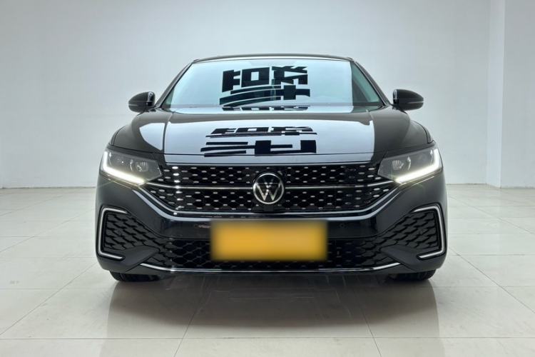 Used Volkswagen Passat 2025 Outstanding Model 380TSI Starry Dragon Edition
