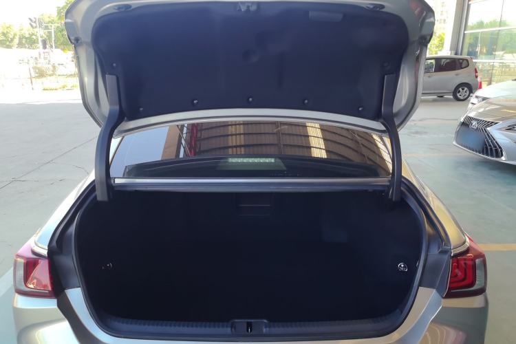 Used Lexus ES 2018 300h Premier Edition China V Standard
