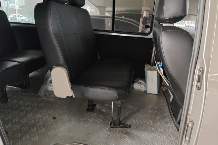 Used FORTHING Lingzhi 2022 M5L 1.6L Utility Model 7 Seats
