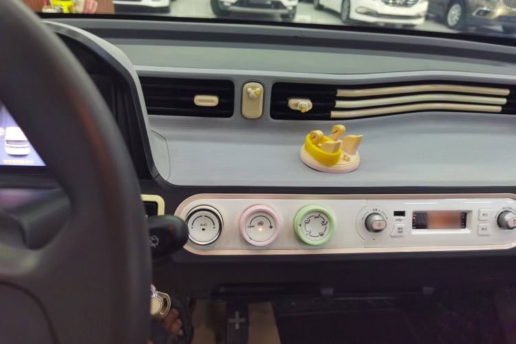 Used Wuling Hongguang MINIEV 2022 Macaron Premium Model – Lithium Iron Phosphate
