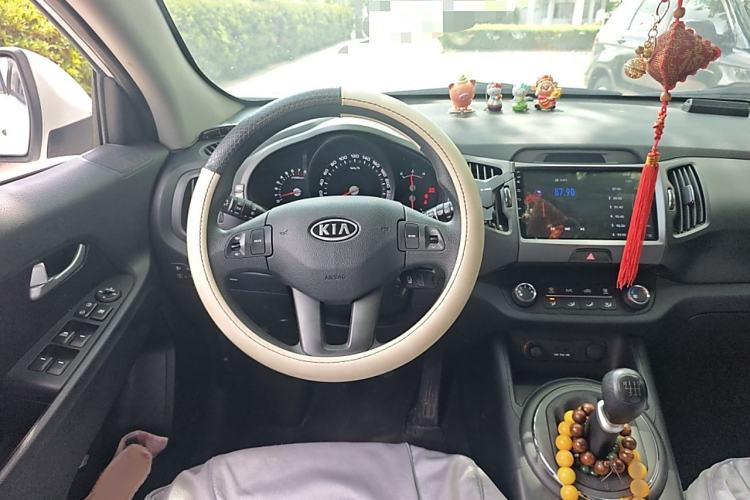 Used Kia Sportage R 2014 2.0L Manual Two-Wheel Drive GL Trim
