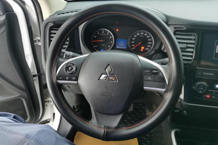 Used Mitsubishi Outlander 2021 Revised Version 2.0L Two-Wheel Drive Comfort Edition 5 Seats
