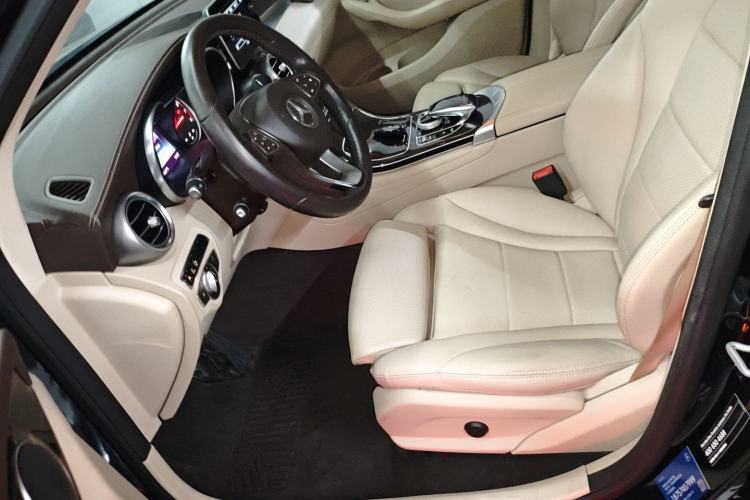 Used Mercedes-Benz GLC 2016 GLC 260 4MATIC Luxury Model