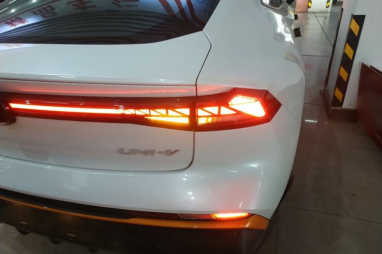 Used Changan UNI-V 2025 1.5T 500Bar Prestige Sporty Version