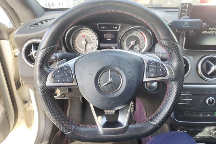 Used Mercedes-Benz CLA 2015 CLA 220 4MATIC
