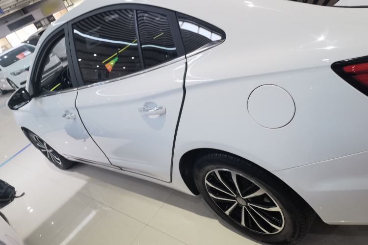 Used Roewe i5 2020 1.5L Automatic 4G Connect Luxury Flagship Edition
