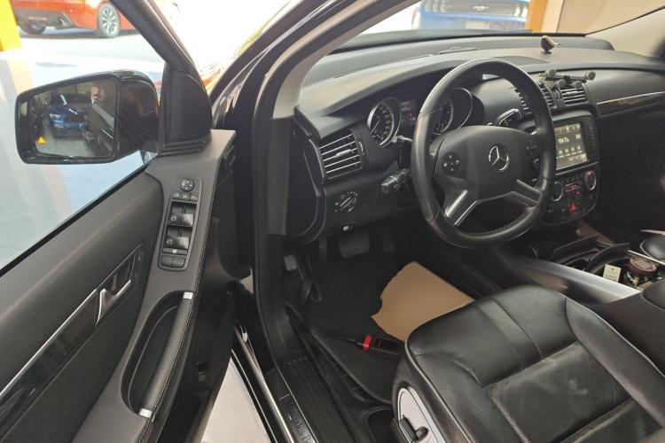 Used Mercedes-Benz R-Class 2017 R 320 4MATIC Business Edition Prestige Model
