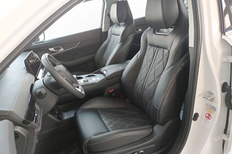 Used Changan UNI-K 2024 2.0T Two-Wheel Drive Global Edition
