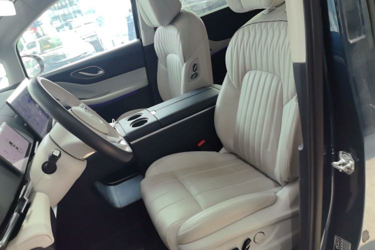 Used VOYAH Dream 2025 PHEV Four-Wheel-Drive Flagship Kunpeng Edition
