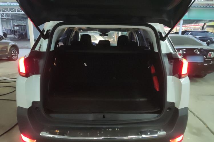 Used Peugeot 5008 2017 380THP 7-Seater Elite Edition
