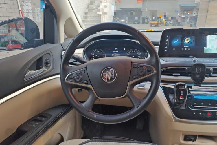 Used Buick GL8 2023 Facelifted Land Cruiser Executive Luxury Version
