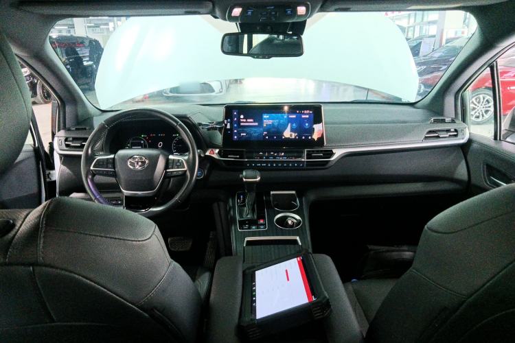 Used Toyota Sienna 2021 2.5L Hybrid Ultimate Edition