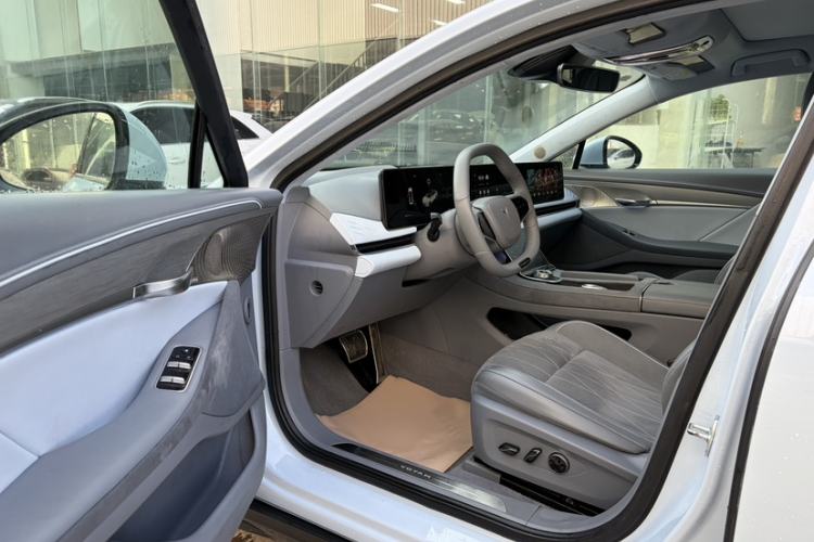 Used VOYAH PASSION 2023 Four-Wheel Drive Standard Edition
