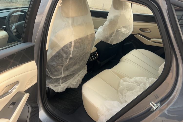 Used BYD Qin L 2025 DM-i Smart Drive 80KM Leading Model