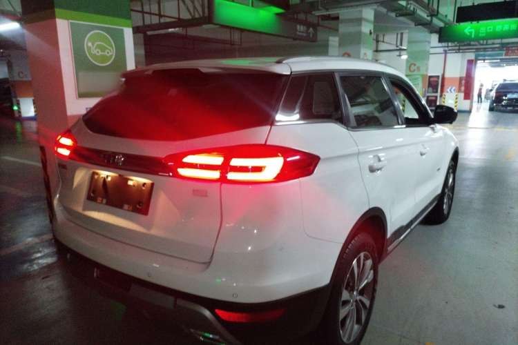 Used Geely Auto Emgrand X7 Sport 2016 1.8TD Automatic ZhiZun Version
